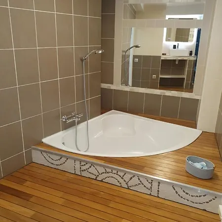 La Maison Des Galeries Classé 4 étoiles Hébergement de vacances *